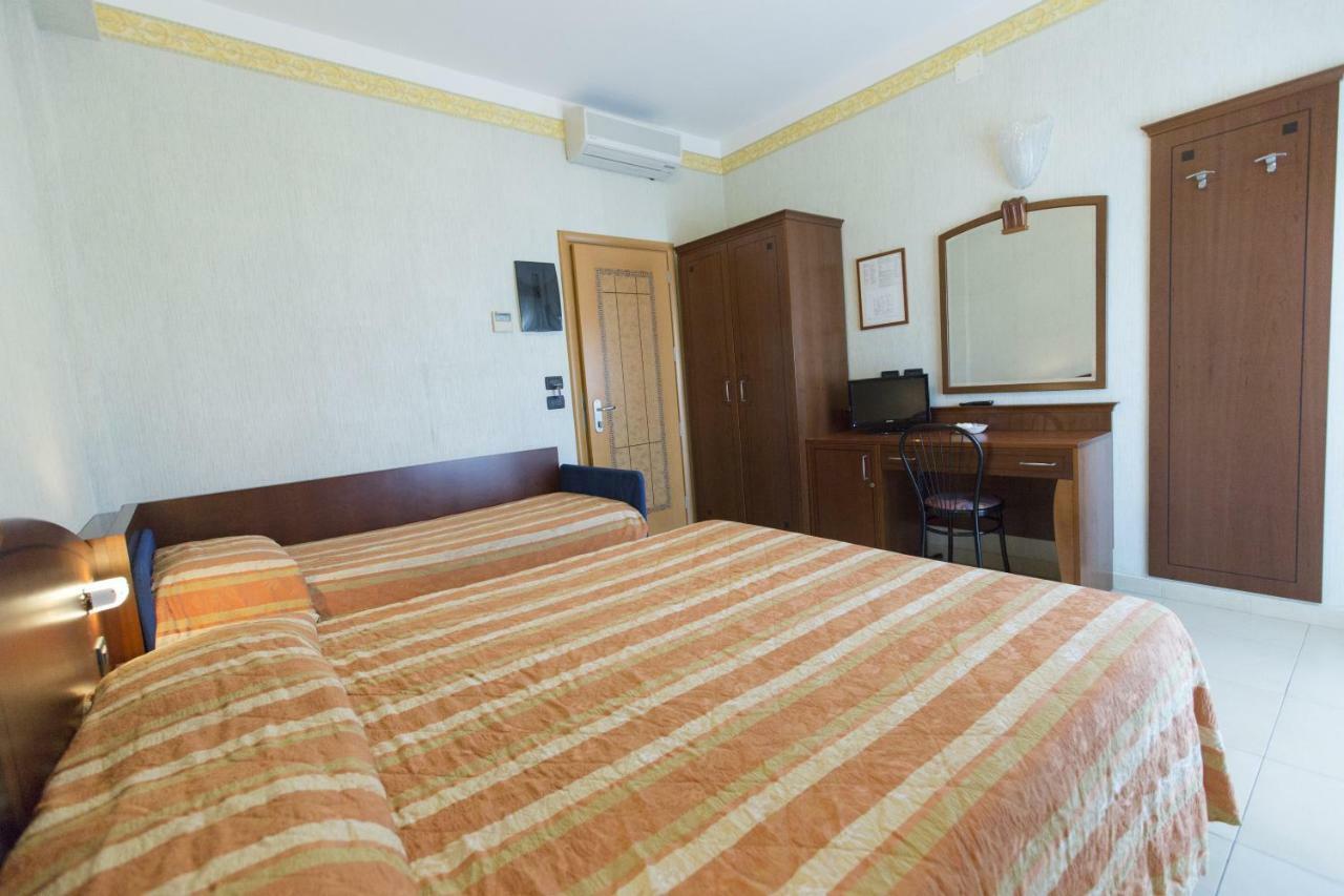 Rex Hotel