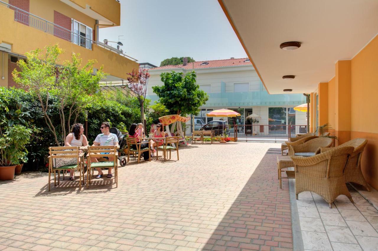 Hotel Nella 3*