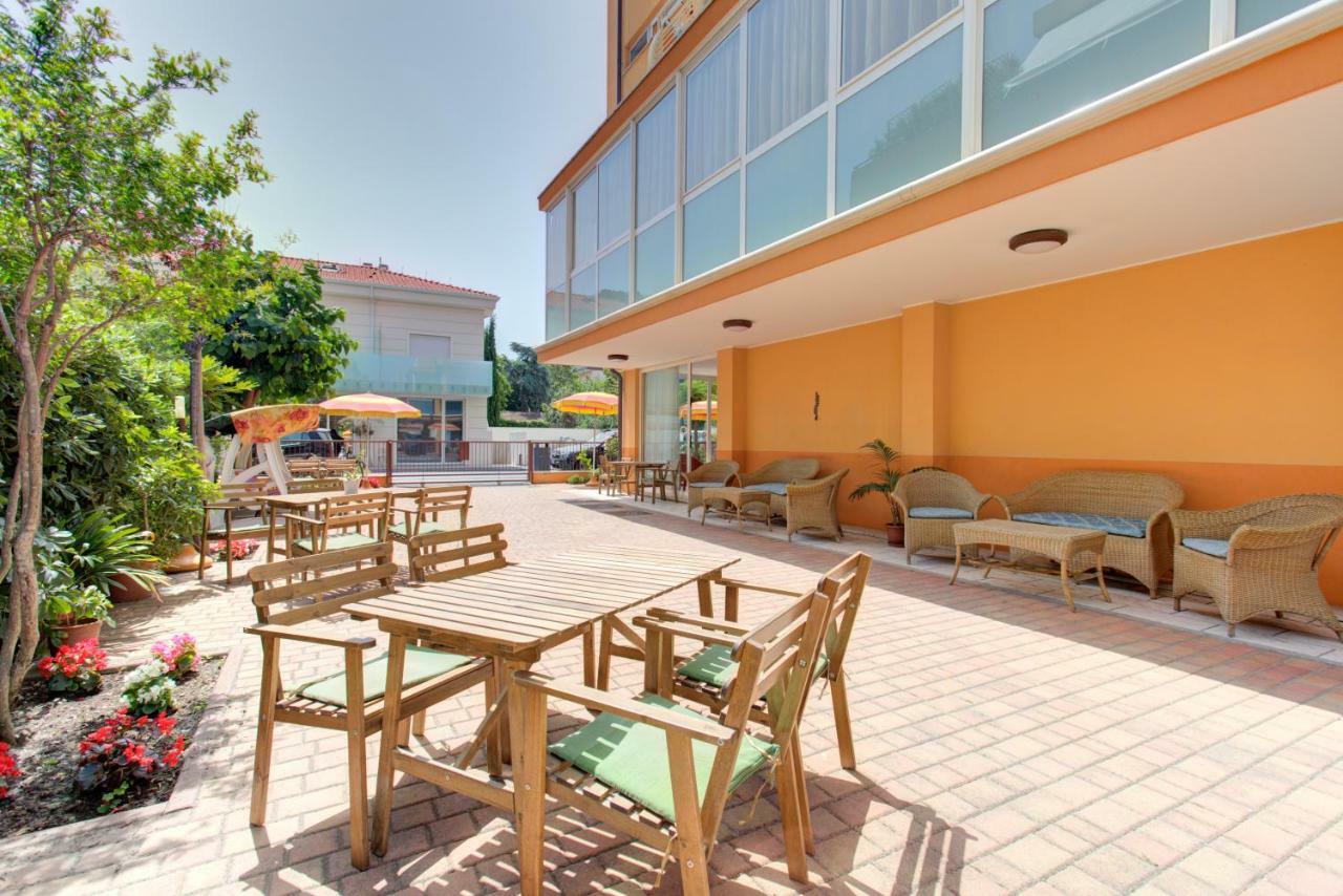 Hotel Nella