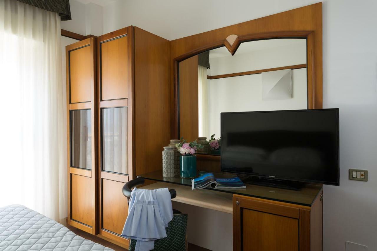 Continental 4* Rimini