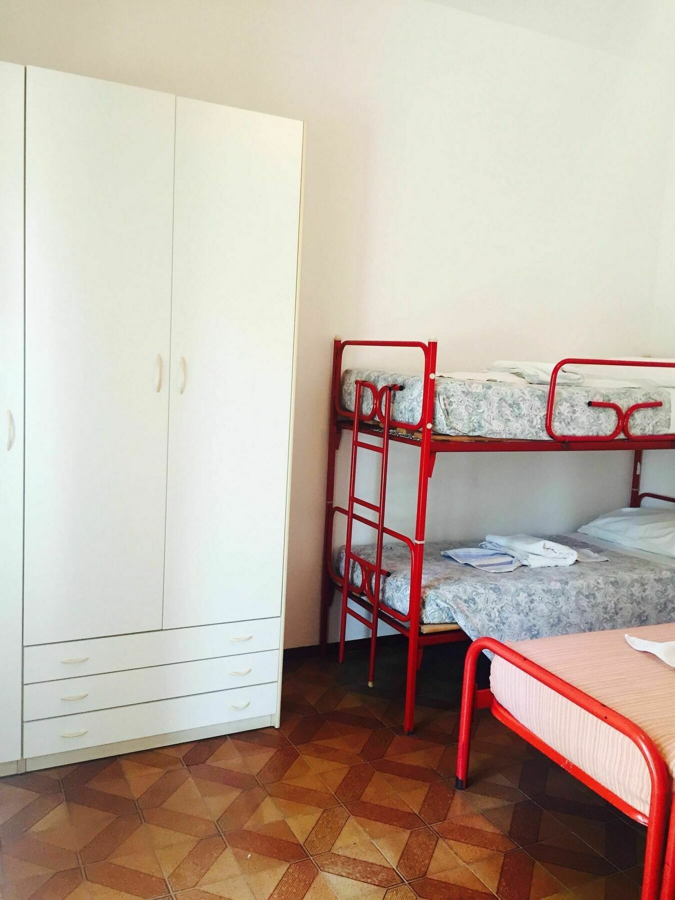 Leonarda Hotel 2*
