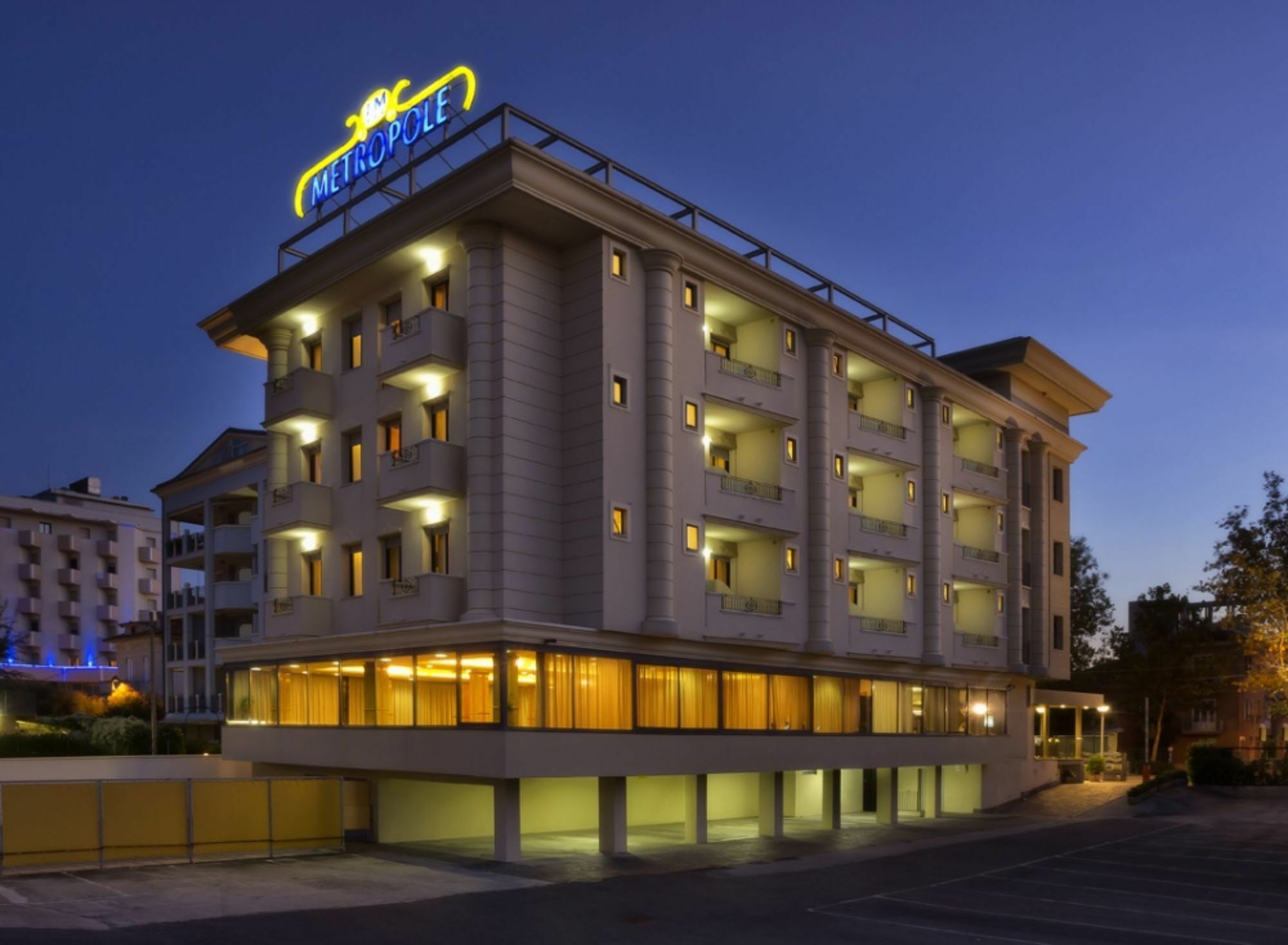 Metropole 3*