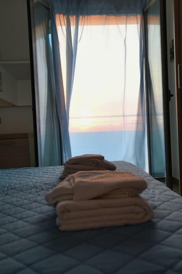 Etoile Hotel 3*