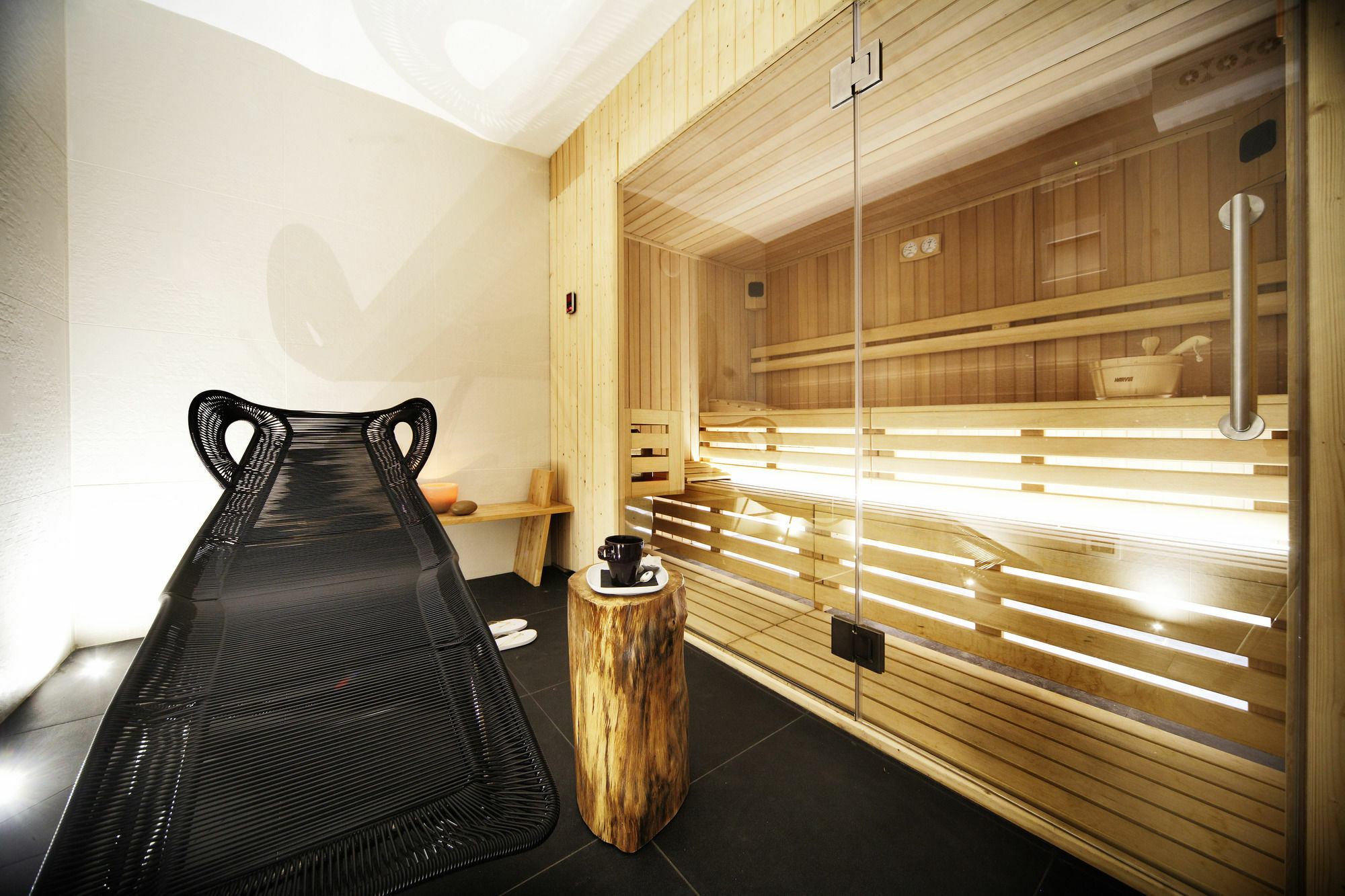 Q Hotel 3*