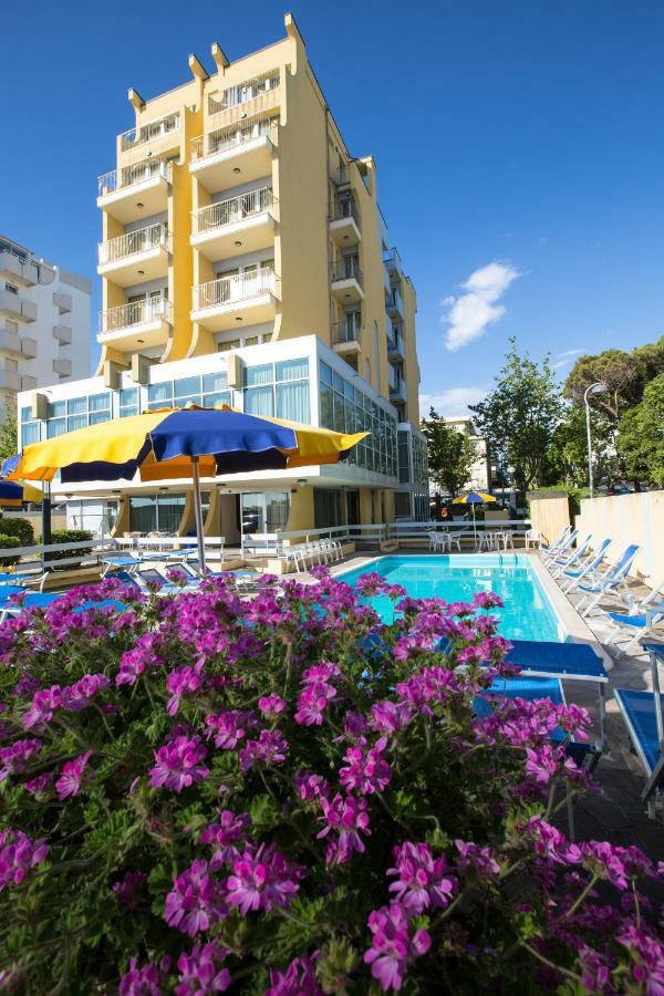 Tilmar Hotel