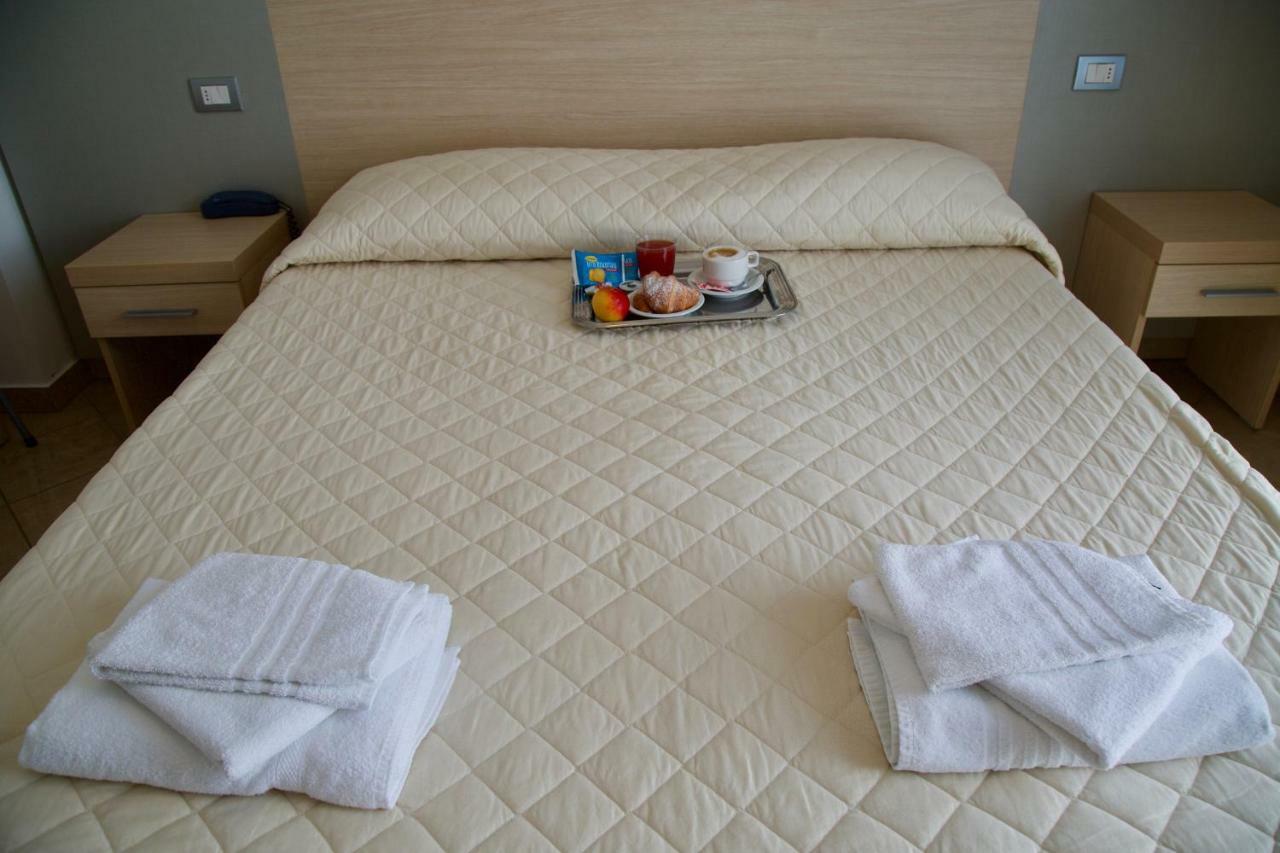 Etoile Hotel