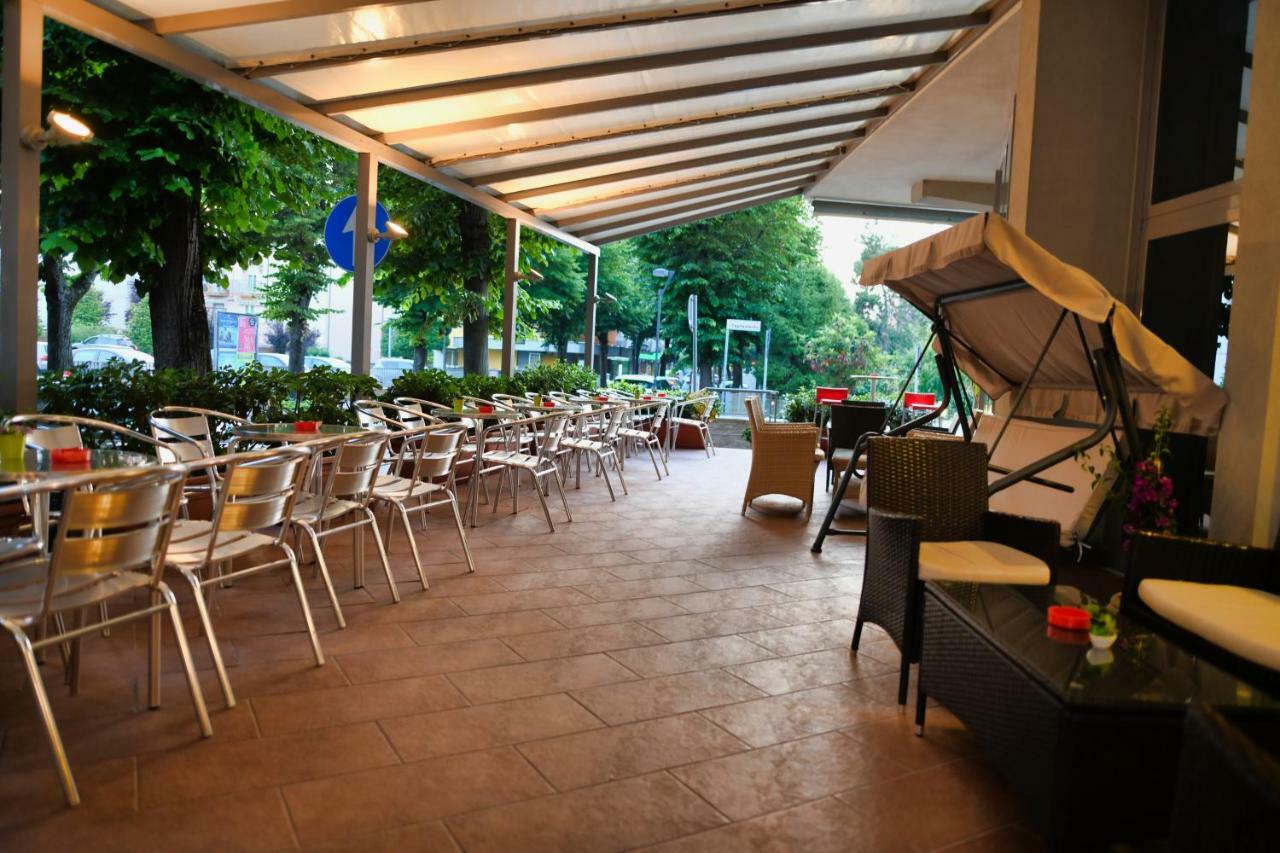 Etoile Hotel