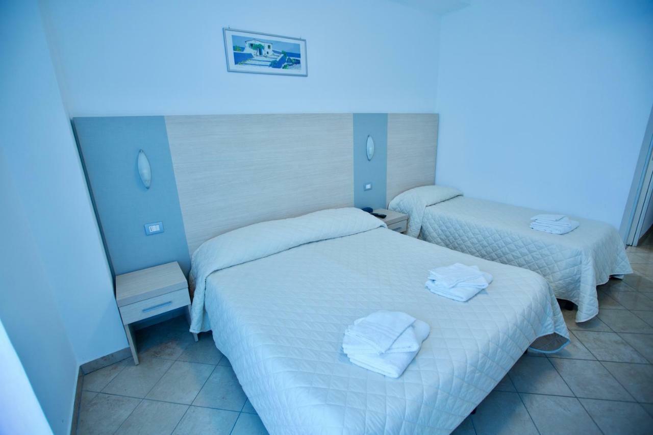 Etoile Hotel 3*