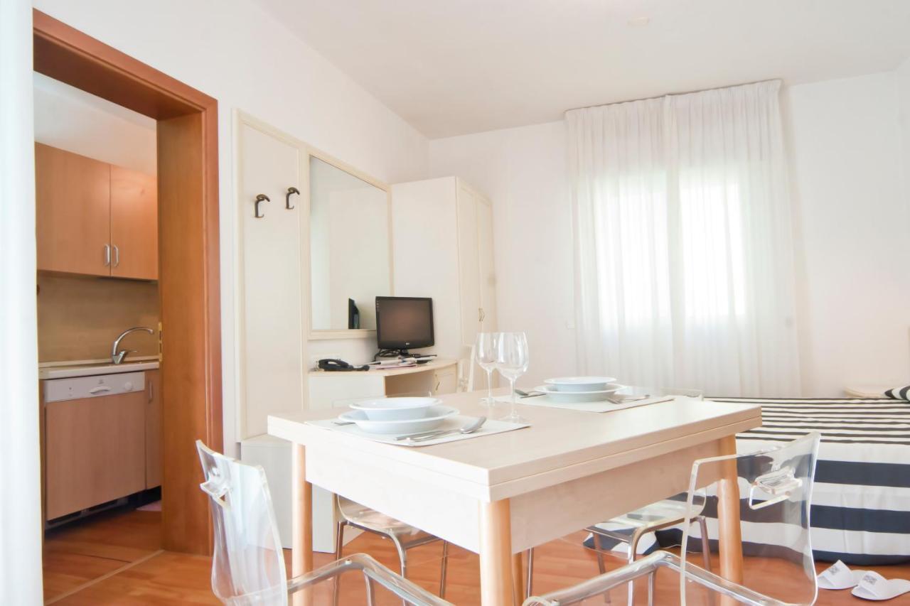 Divina Aparthotel
