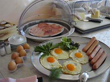 Hotel Royal Plaza 4*