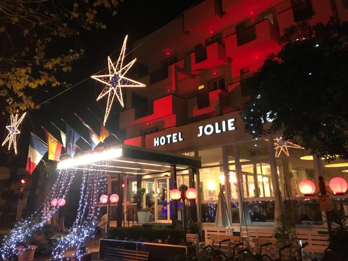 Jolie 3*