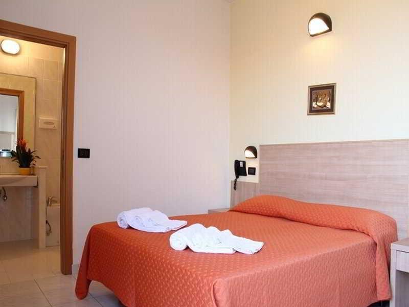 Hotel Globus 3*