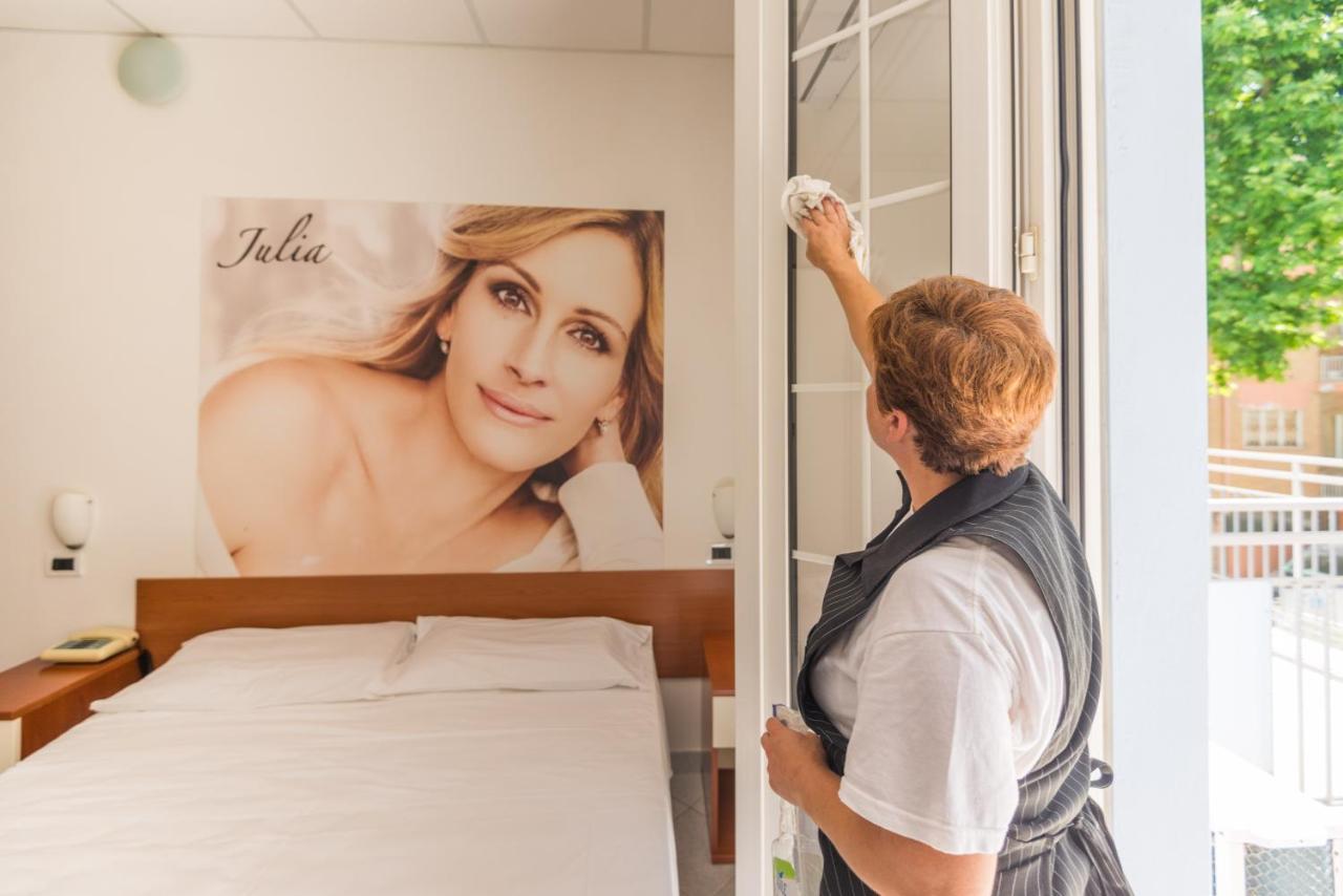 Lady Hotel
