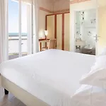 Hotel Bikini