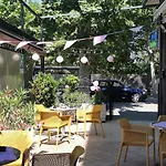 Hotel Ideale Young People Under 40