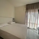 Aron Hotel