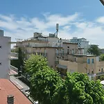 Luna Rossa Basic Hotel