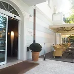 Accademia Hotel