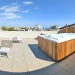 Wally Residence
