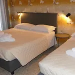 Hotel Spring