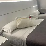 Hotel Scarlet