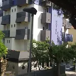 Hotel Carol