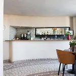 Amba Hotel