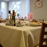 Hotel Lora