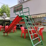 Hotel Cosmos