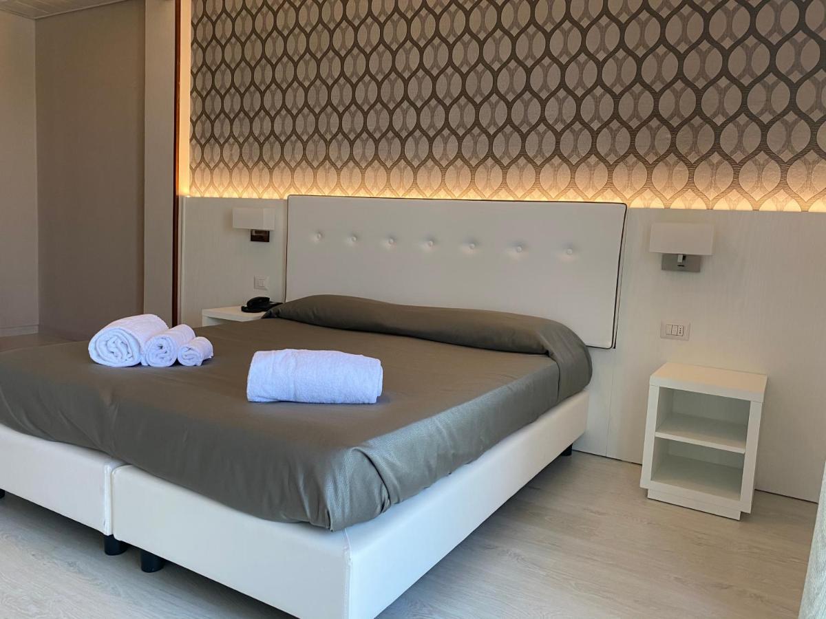 Biancamano 3*