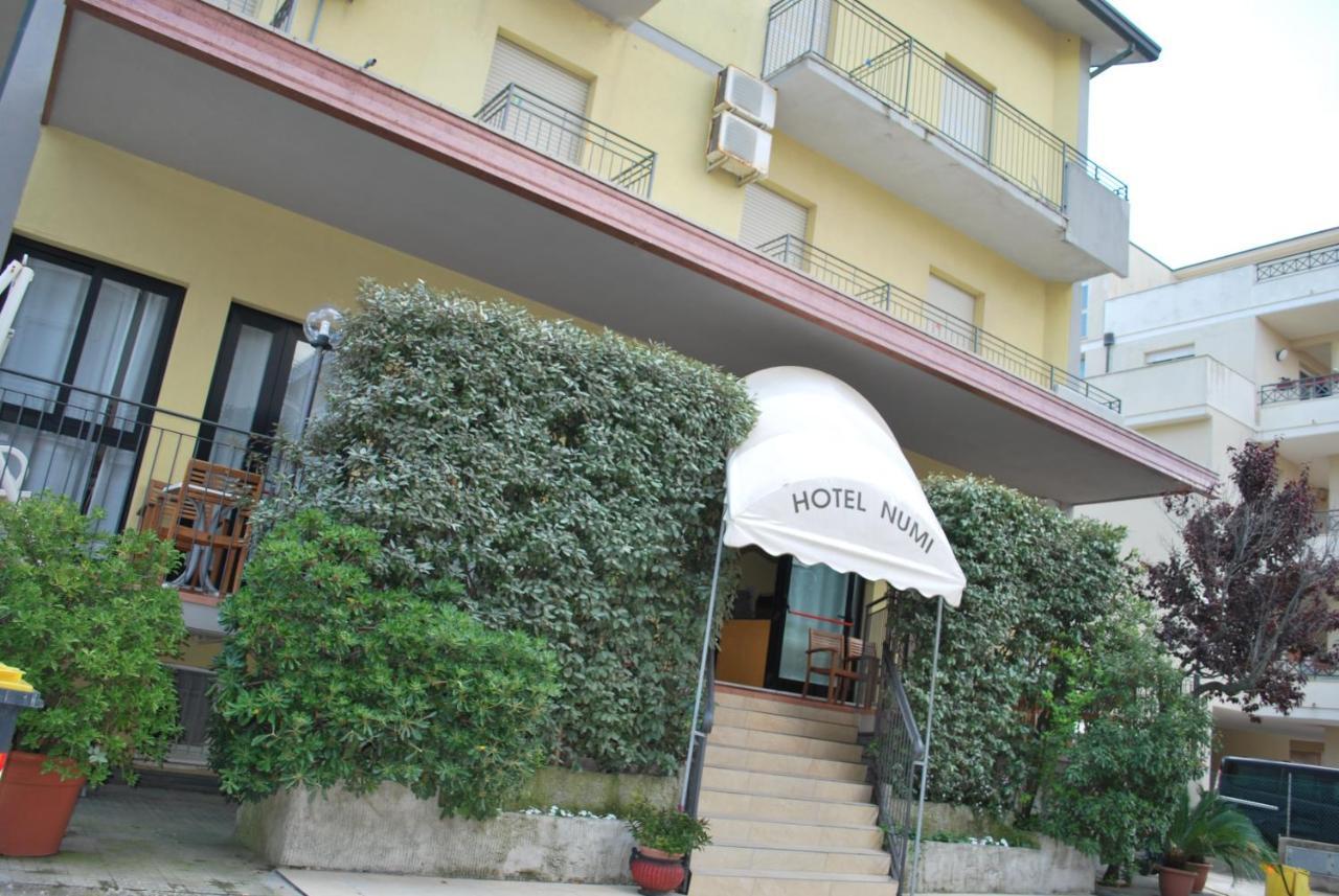 Numi Hotel 2*