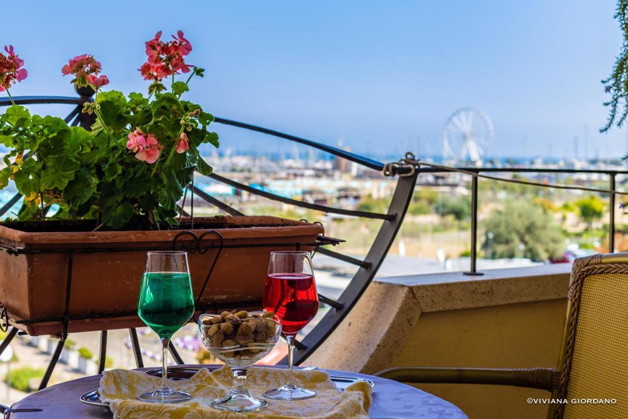 Hotel River Fronte Mare Con Piscina Rimini
