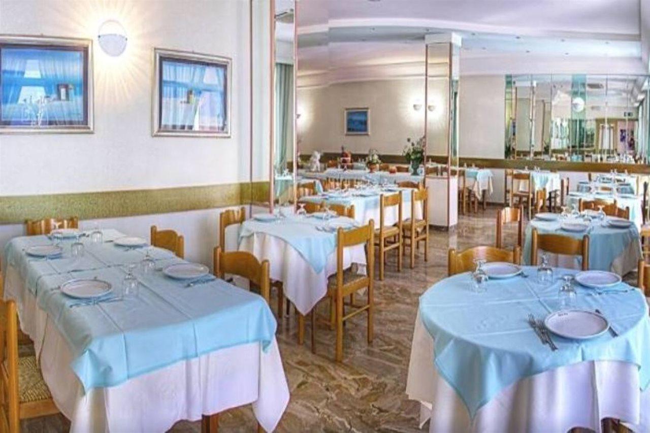 Iris Hotel 2*