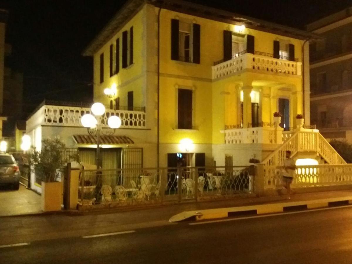 Hotel Laura 2*