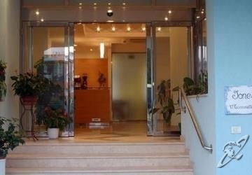 Hotel Iones 3*