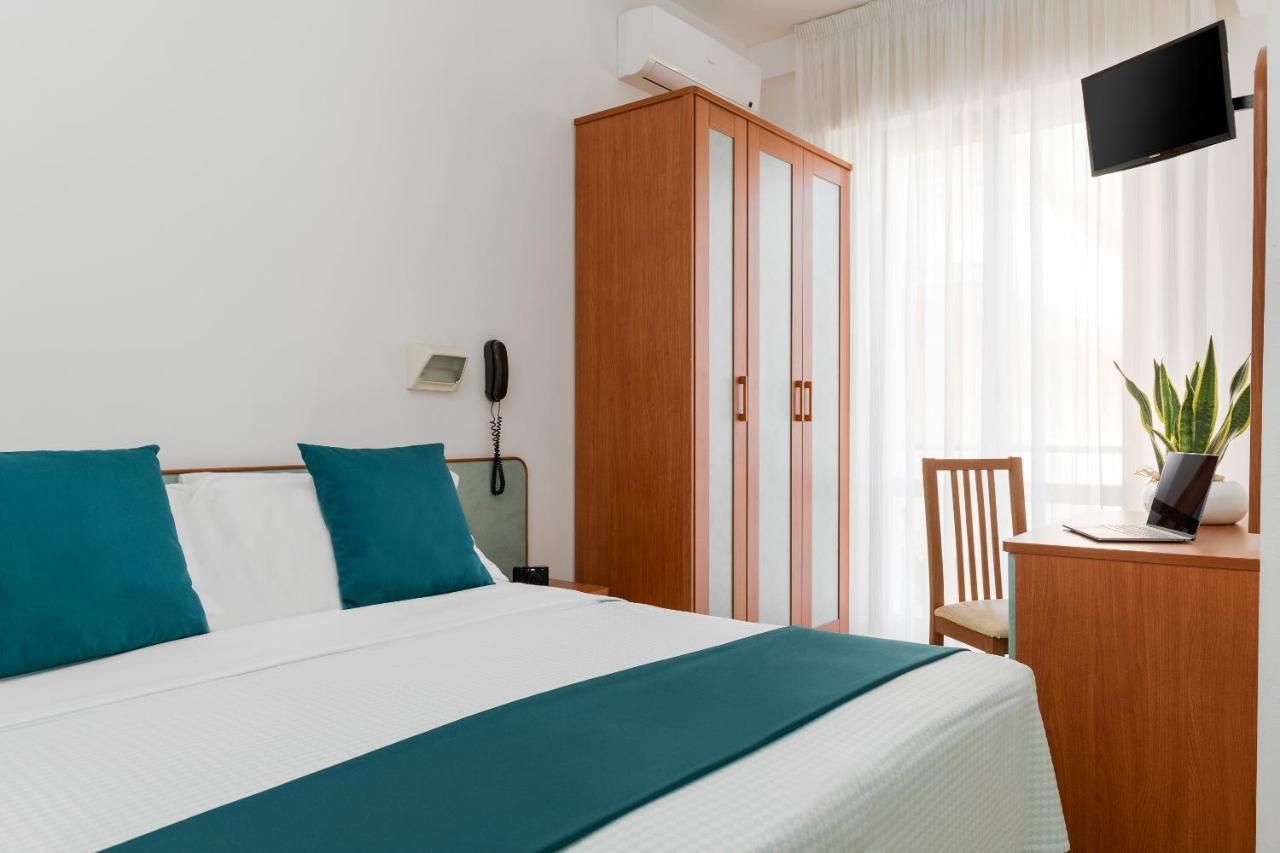 Tres Jolie Hotel
