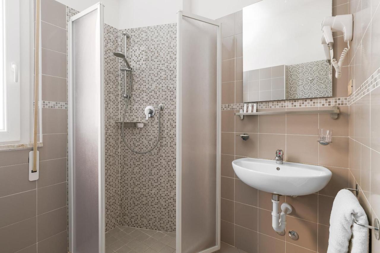 Hotel Tres Jolie 3*