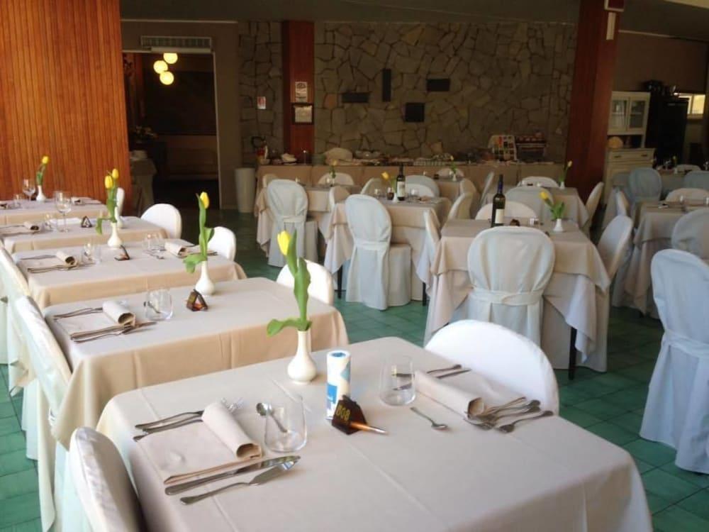 Hotel Airone