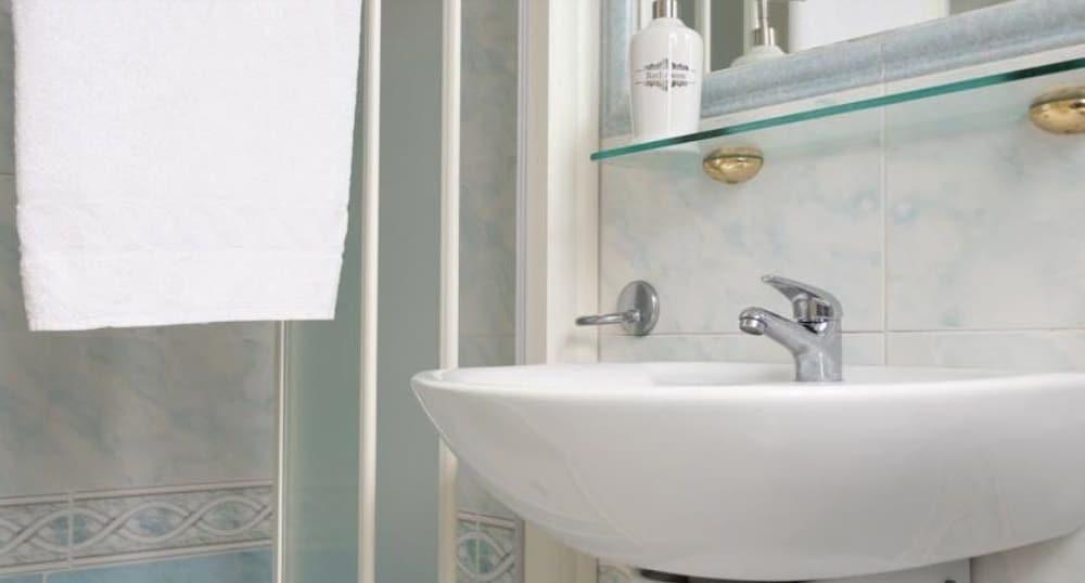 Kadett Hotel 3*
