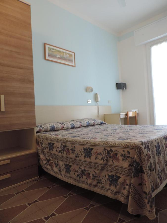 Liliana Hotel 2*