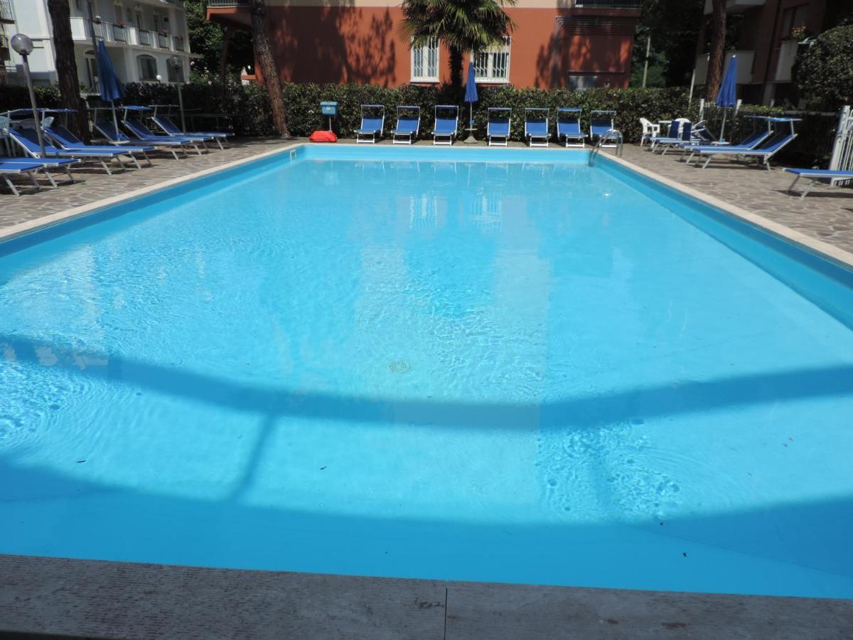 Liliana Hotel 2*