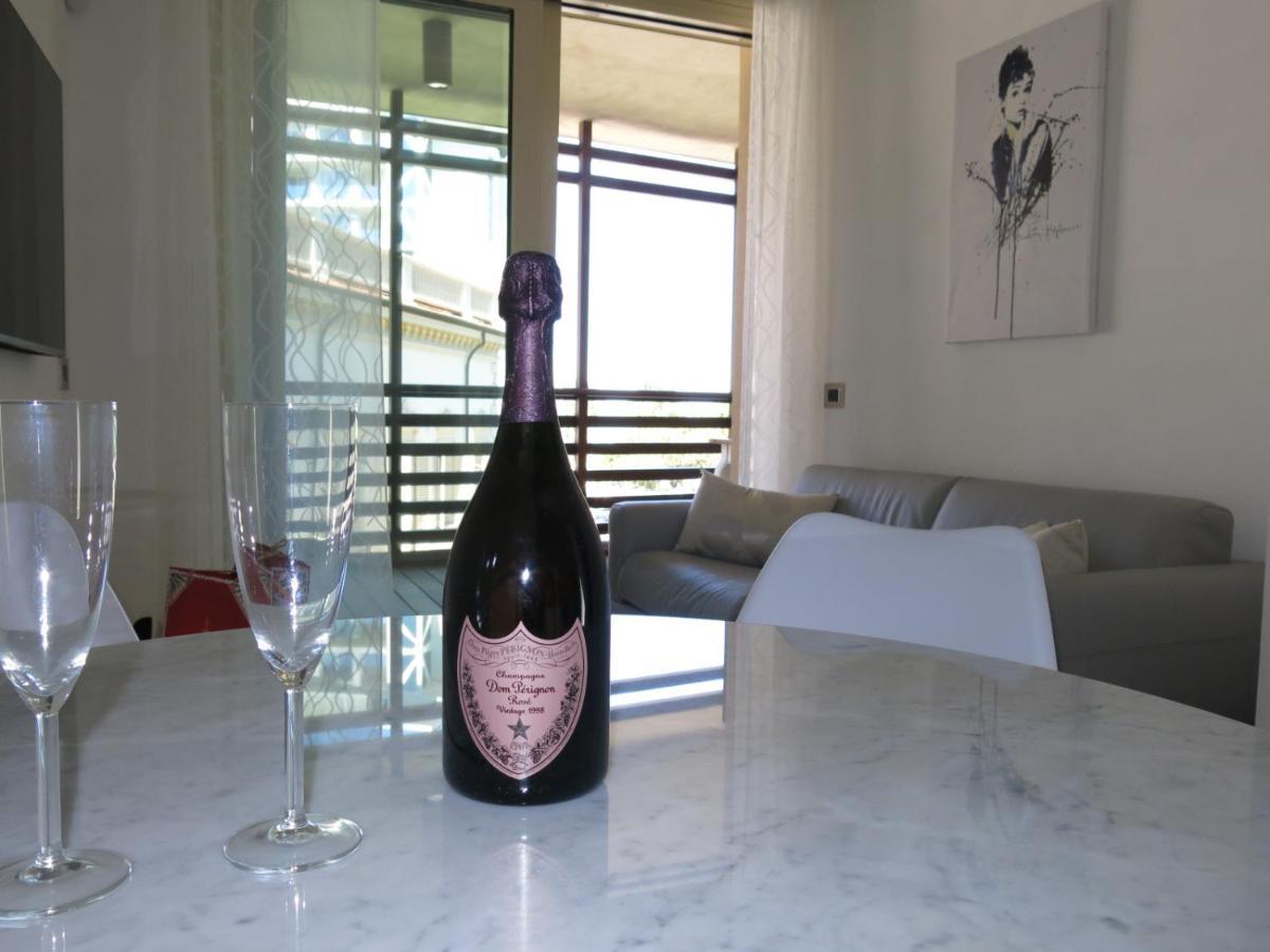 Sea View Embassy Apartment