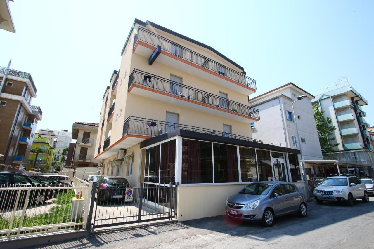Arena Hotel 3*