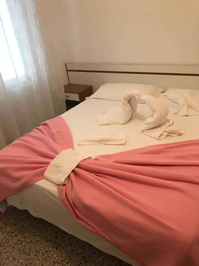 Iris Hotel