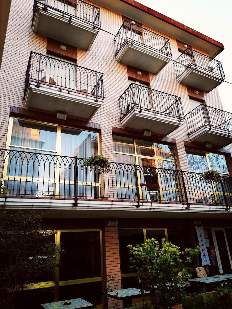 Ardea Hotel 3*