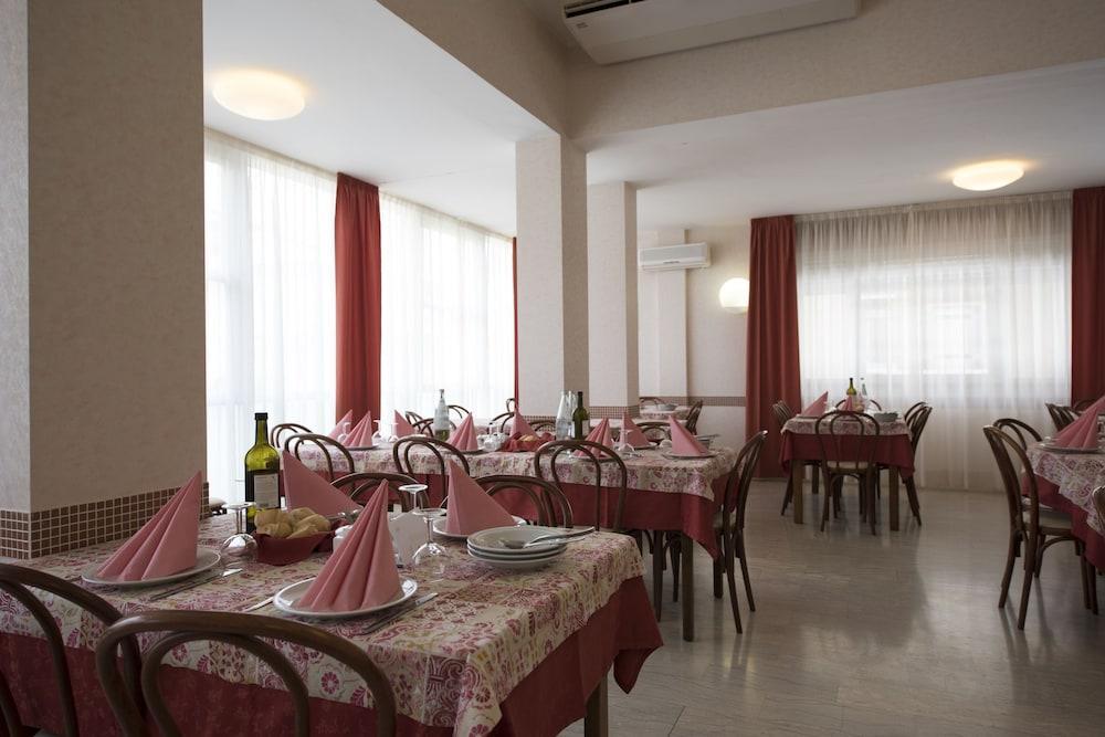 Seven Hotel