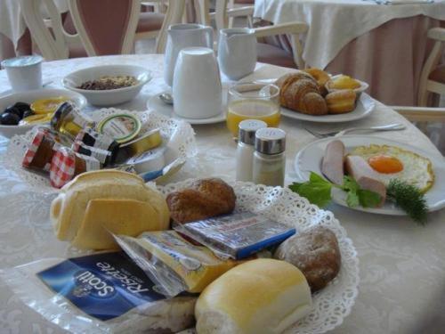 Royal Plaza Hotel 4*