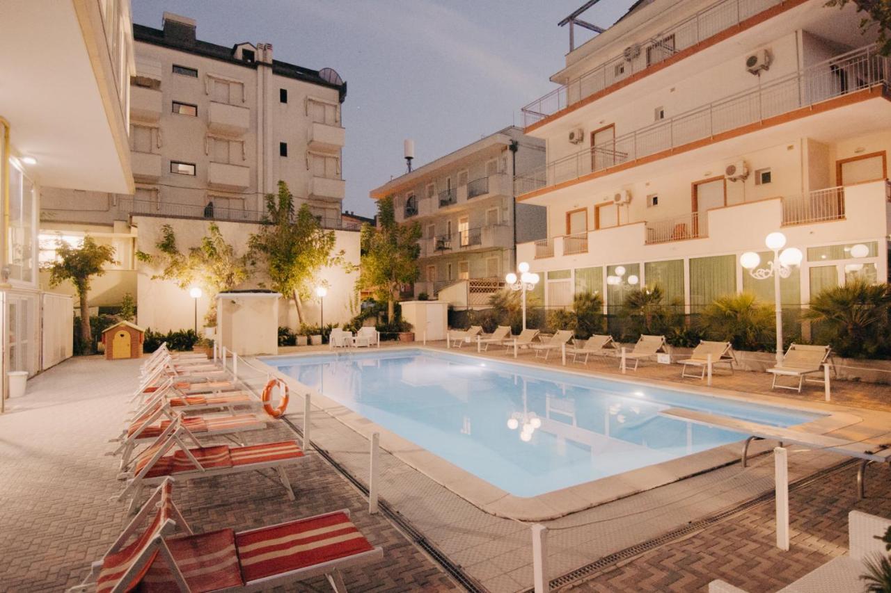 Beverly Hotel 3*