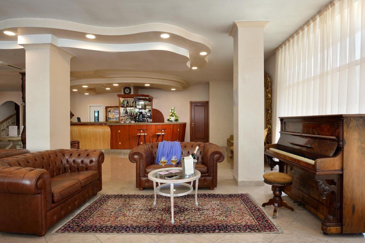 Hotel Gaston