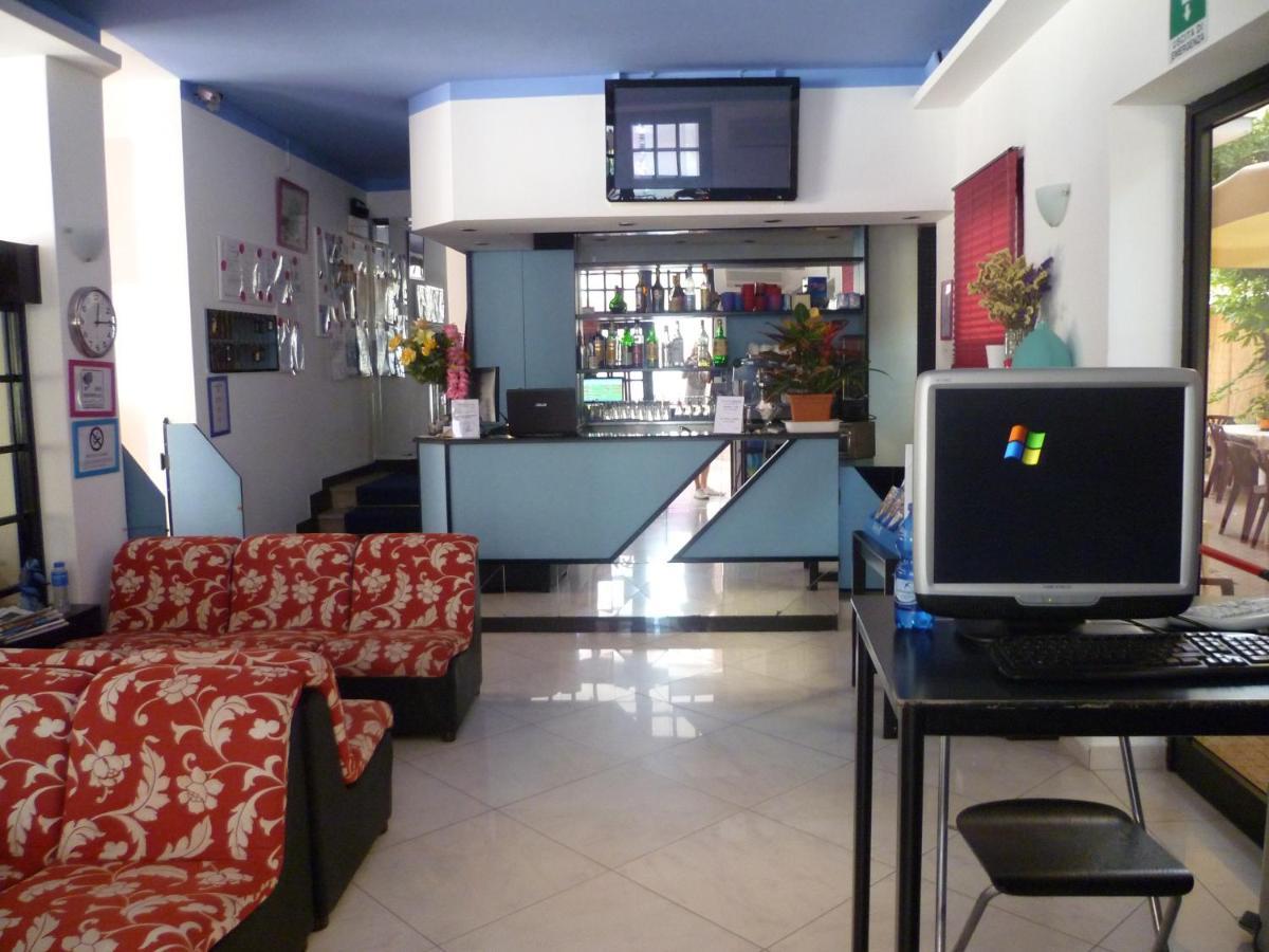 Fiorella Hotel *